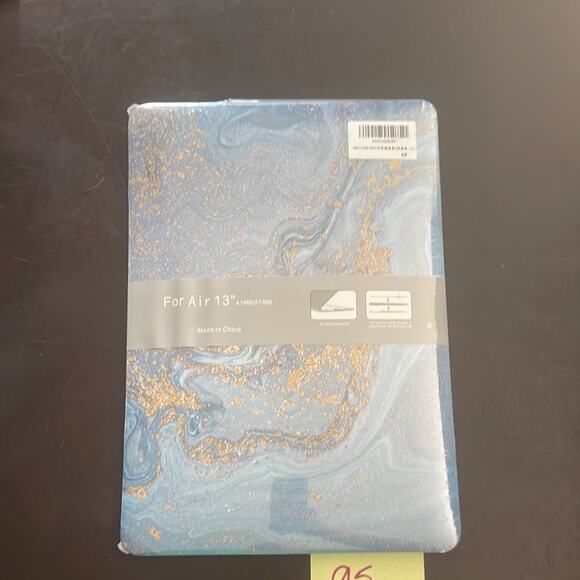 MacBook Air 13” blue/gold water design hardshell case 2010-2017 - Picture 3 of 3